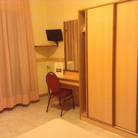 Hotell Artemis 3*