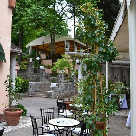 Artemis Hotel 3*